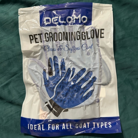 NWT Pet grooming glove - Picture 4 of 5